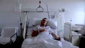 Aleksander Kurindash, en la habitación del Hospital de Denia donde recibe asistencia