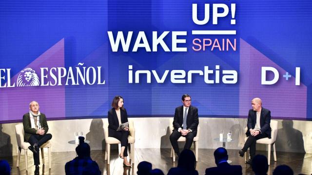 Imagen de la mesa redonda 'El diálogo social como herramienta en las crisis económicas', en la primera jornada del 'Wake Up, Spain!'.