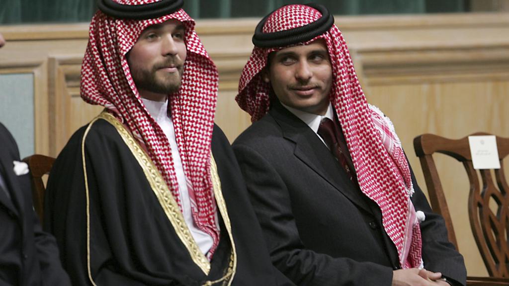 El príncipe Hamza Bin Al-Hussein, a la derecha, y el príncipe Hashem Bin Al-Hussein.