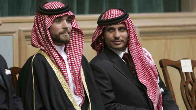 El príncipe Hamza Bin Al-Hussein, a la derecha, y el príncipe Hashem Bin Al-Hussein.
