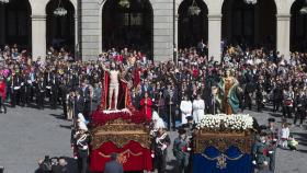 Encuentro entre la Virgen y Jesús Resucitado en la Plaza Mayor | JL. Leal - ICAL