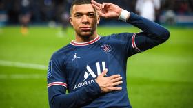 Kylian Mbappé celebra un gol con el PSG en la temporada 2021/2022