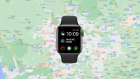 Apple Watch junto a un mapa.