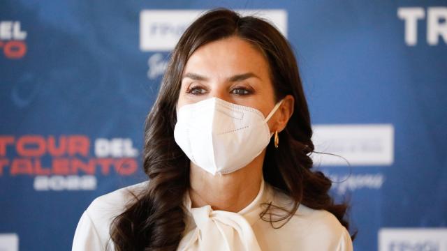 La reina Letizia llegando a la presentación y entrega de los Premios Princesa de Girona este jueves 7 de abril.