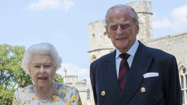 La reina Isabel II y Felipe de Edimburgo.