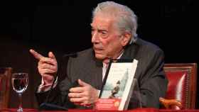 Mario Vargas Llosa presenta su libro 'La mirada quieta (de Pérez Galdós)', este jueves en el Ateneo de Madrid. Foto: Marta Fernández/Europa Press