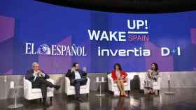 De izquierda a derecha: Víctor Calvo Sotelo (DigitalES), Eduardo Ortega (Invertia), María José Martín (ManpowerGroup) y Carolina Castillo (Microsoft España). Foto: Esteban Palazuelos