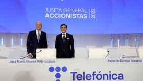 Ángel Vilá y José María Álvarez-Pallete en la junta general de accionistas de Telefónica de 2022