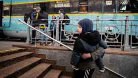 Ningún niño debería ver morir a su madre: el día que Rusia acabó con la infancia en Ucrania