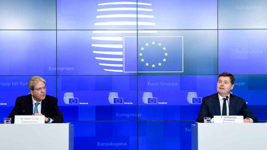 Paolo Gentiloni y Paschal Donohoe, durante la rueda de prensa del Eurogrupo del pasado lunes