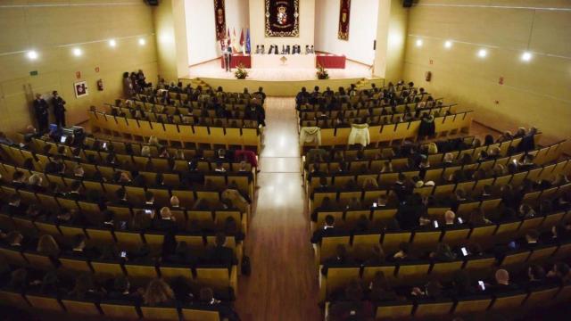 Acto de entrega de diplomas a los nuevos funcionarios  ayudantes de Prisiones en Cuenca.