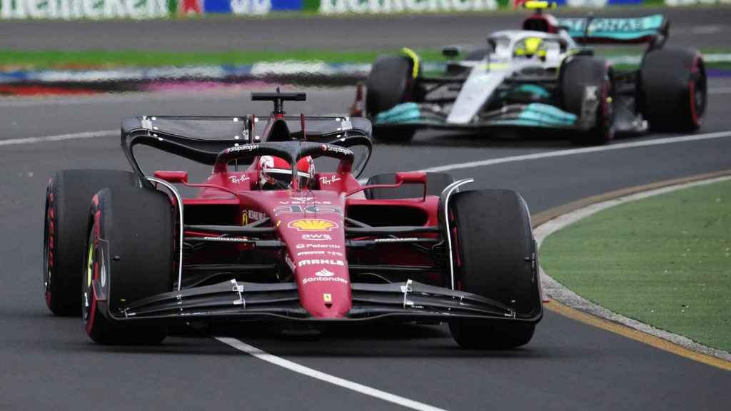 Carlos Sainz y Fernando Alonso ilusionan en Australia: Leclerc manda en los  libres