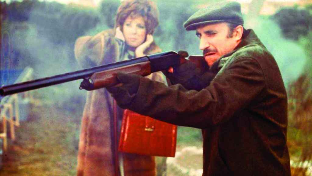 Jaume Canivell (José Sazatornil) y Mercè (Mónica Randall) en 'La escopeta Nacional' (1978)