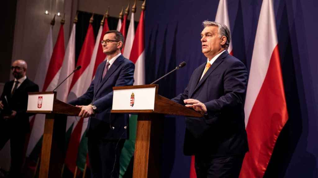 Morawiecki y Orbán, durante su comparecencia tras la firma de la Declaración de Budapest.
