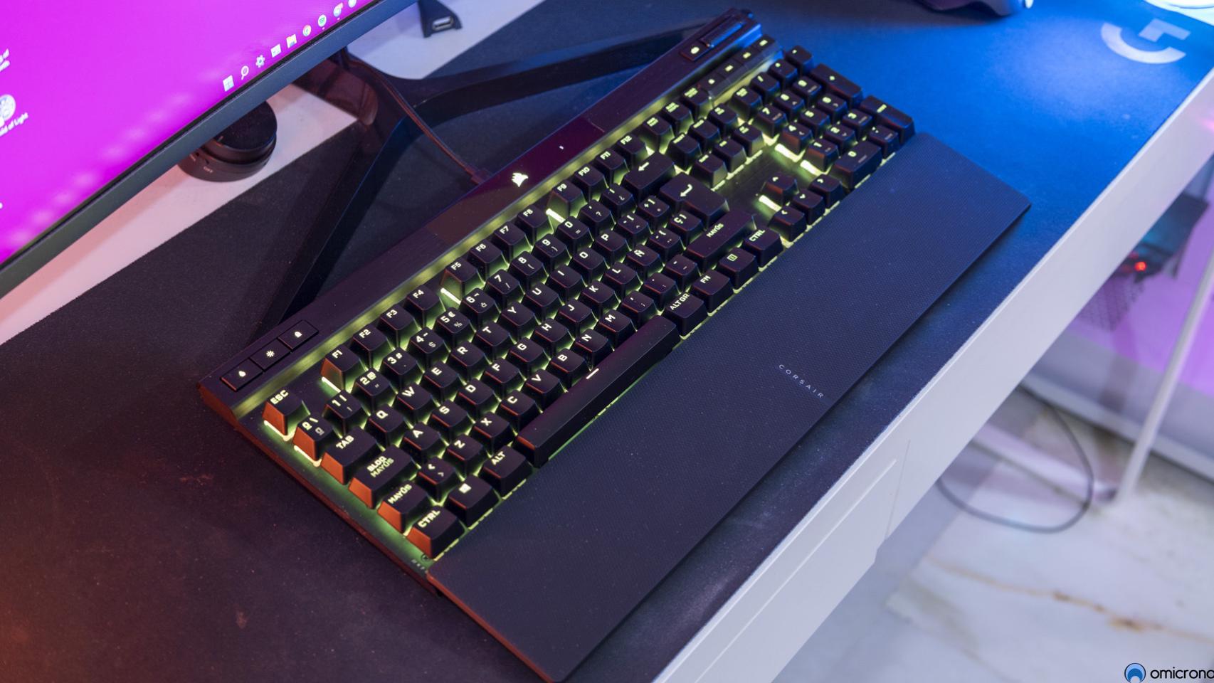 Da un salto de calidad con este teclado gaming mecánico de Corsair en  oferta al precio más bajo de los últimos meses