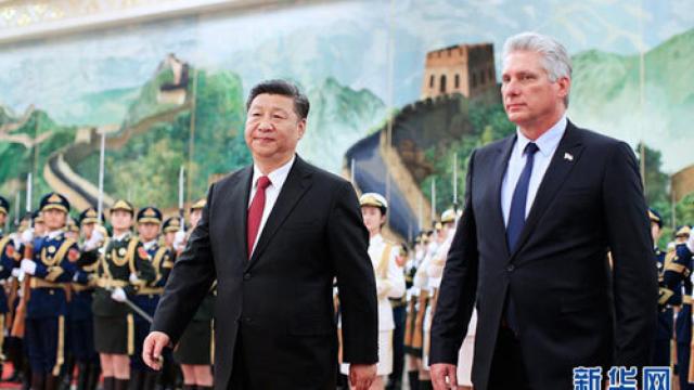 El presidente chino Xi Jinping junto a  Miguel Diaz-Canel, presidente de la República de Cuba en 2018.