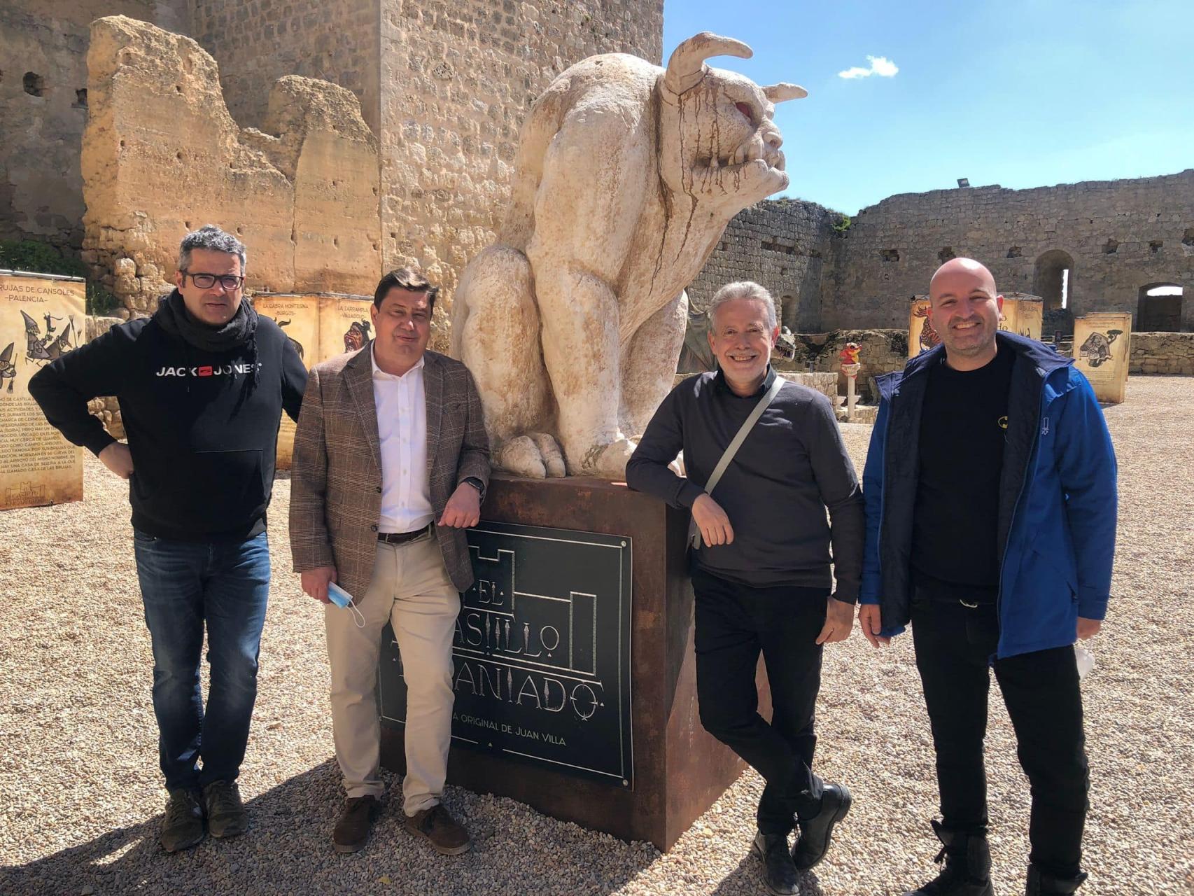 El castillo más famoso de la provincia de Valladolid recibe una encantadora visita