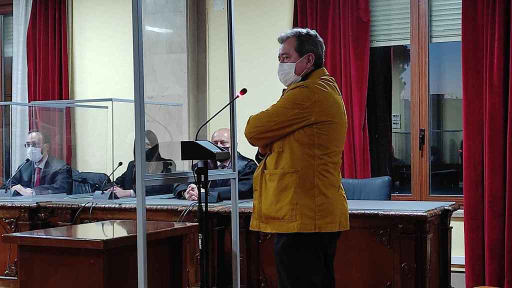 Juan Fernández, el exalcalde de Linares del PSOE, durante su declaración en el juicio.