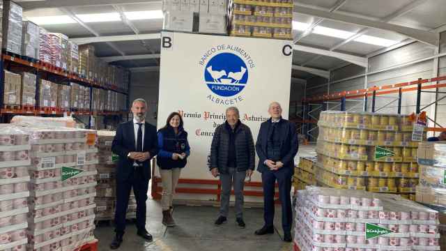 El Corte Inglés dona casi seis toneladas de comida al Banco de Alimentos de Albacete