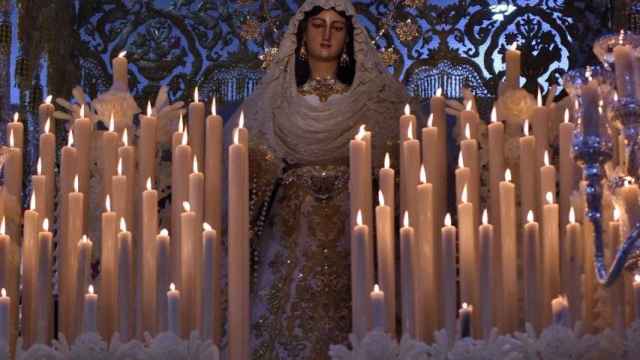 La Virgen del Rocío, en su trono procesional.