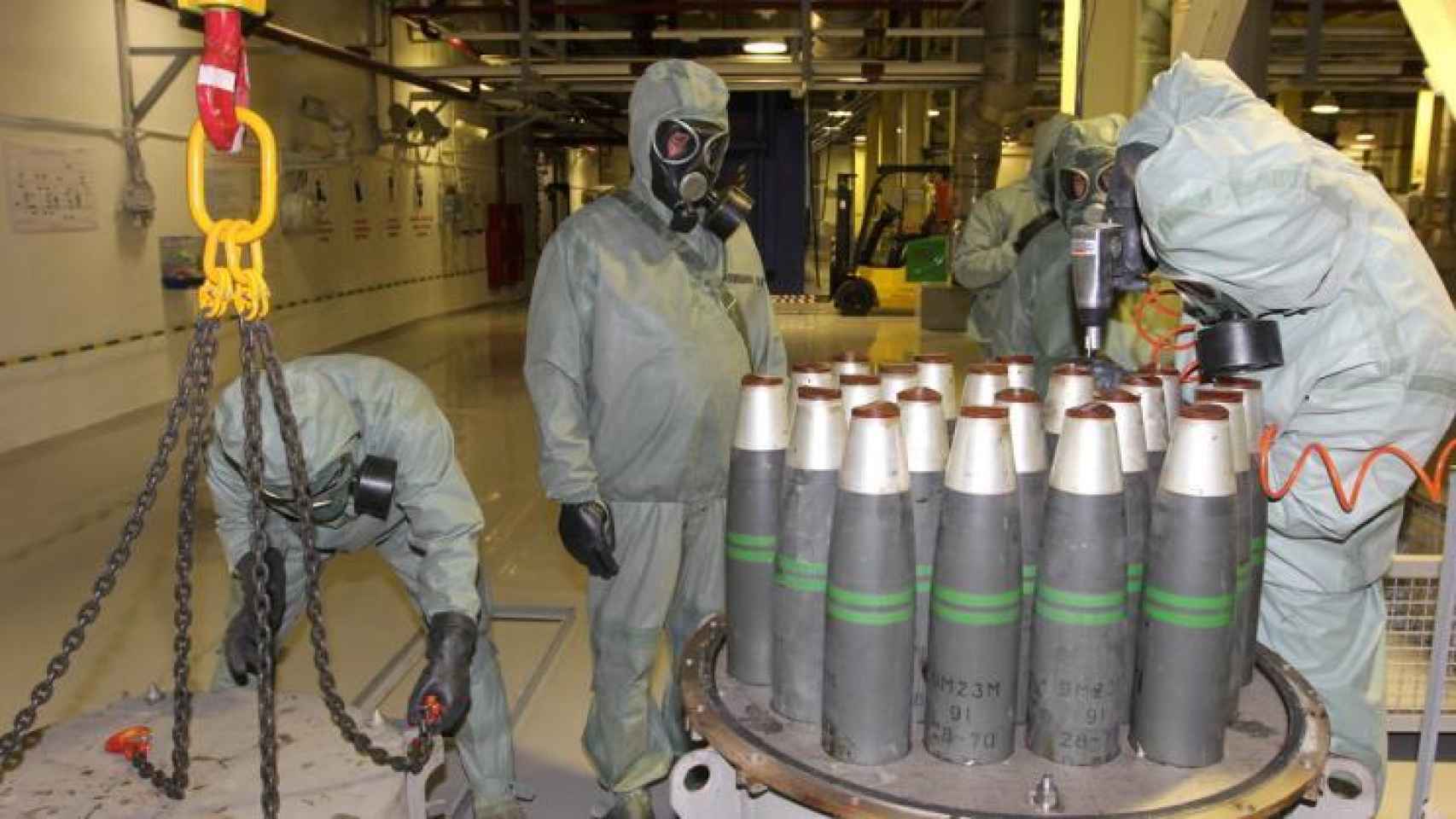 Desmantelamiento de almacén de armas químicas