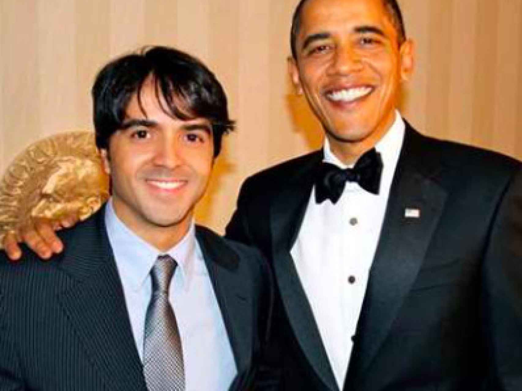 Fonsi con Barack Obama en la entrega del Nobel de la Paz.