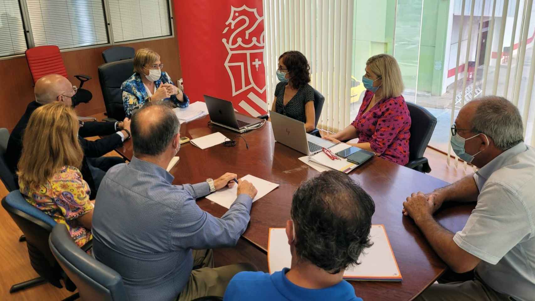 Reunión de la consellera, Ana Barceló, con el comité de empresa del departamento en octubre.