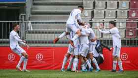 El Juvenil A del Real Madrid celebra uno de sus goles ante el Betis