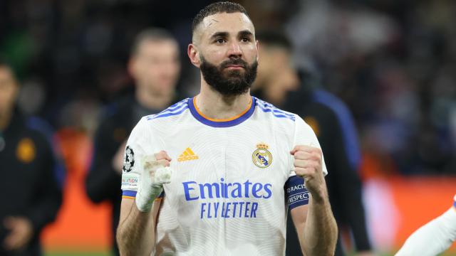 Karim Benzema celebra su gol ante el Chelsea en los cuartos de final de Champions