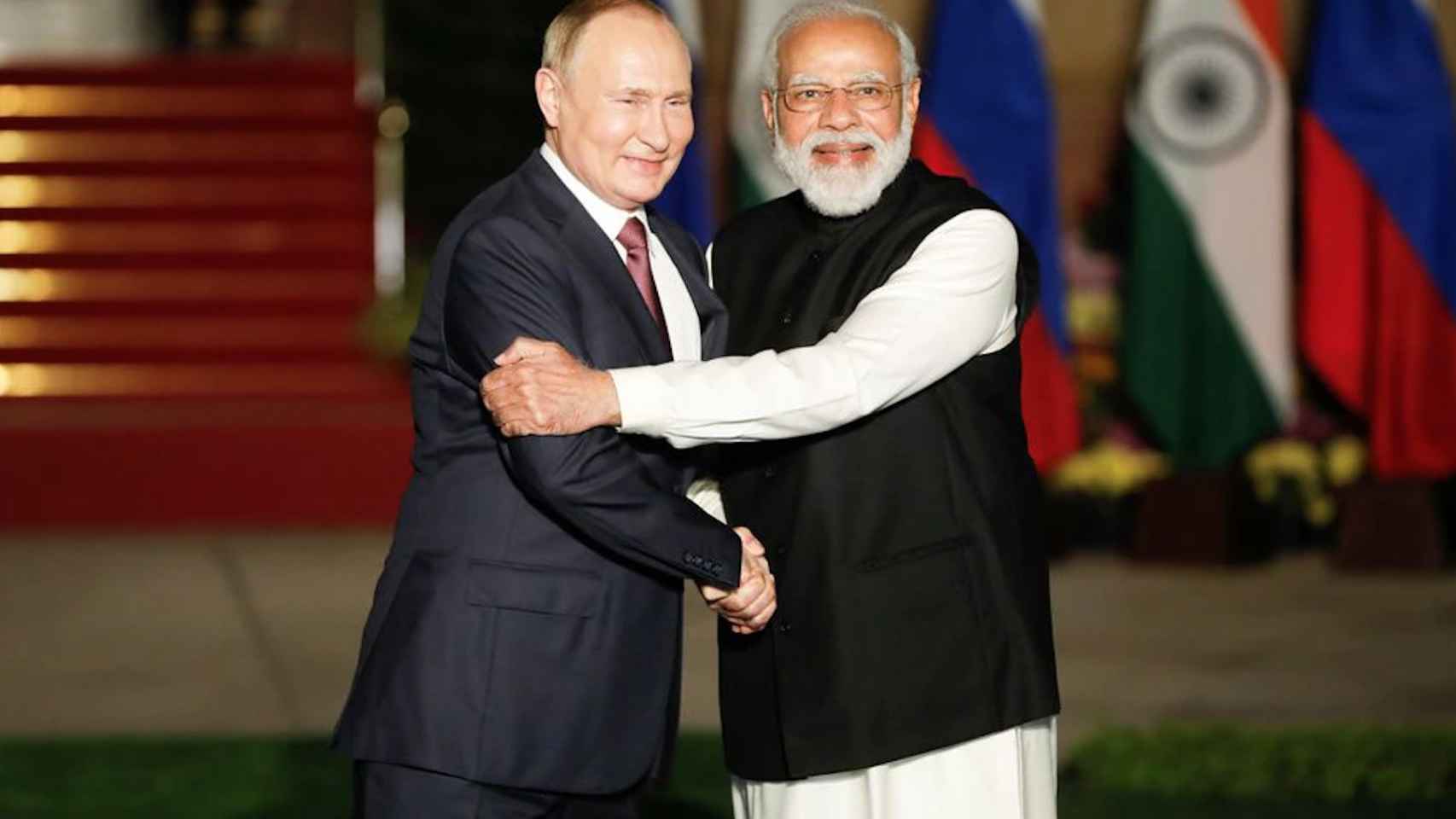 India se convierte en la "puerta trasera" del petróleo ruso que Europa y  Estados Unidos rechazan