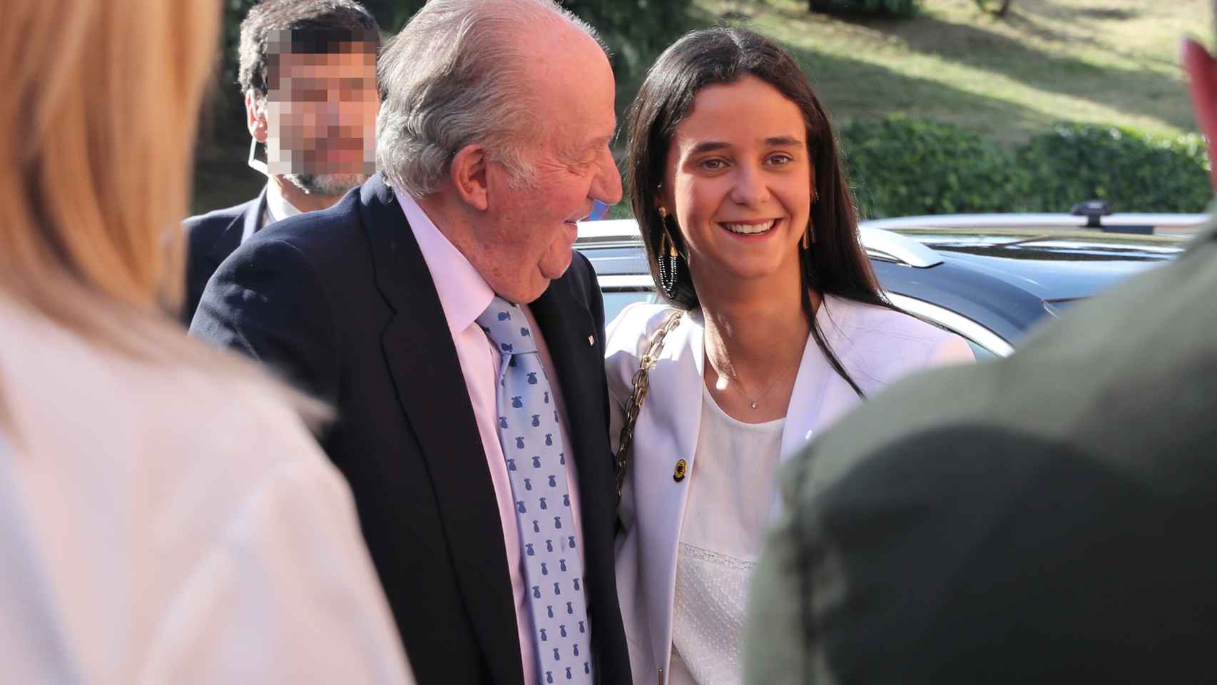 El rey Juan Carlos y su nieta Victoria Federica en una imagen de archivo.