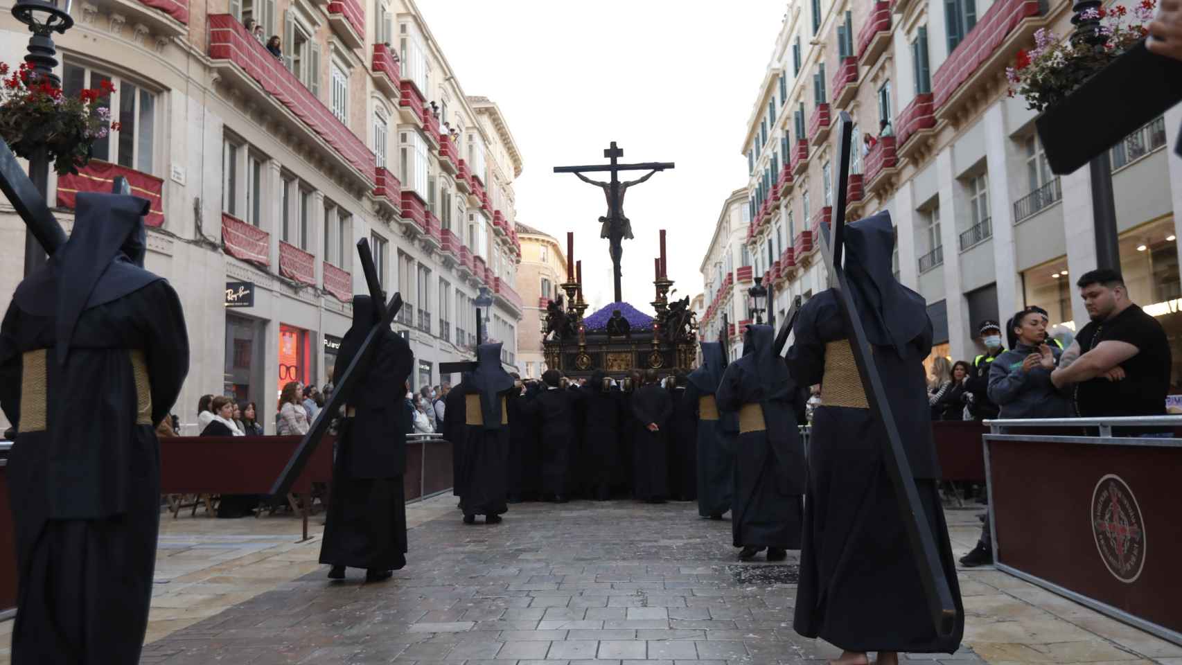 Dolores de San Juan, en calle Larios en el Viernes Santo de Málaga