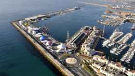 La empresa que proyecta los depósitos de combustible en Alicante cerró 2020 con un agujero de 706.000 euros.
