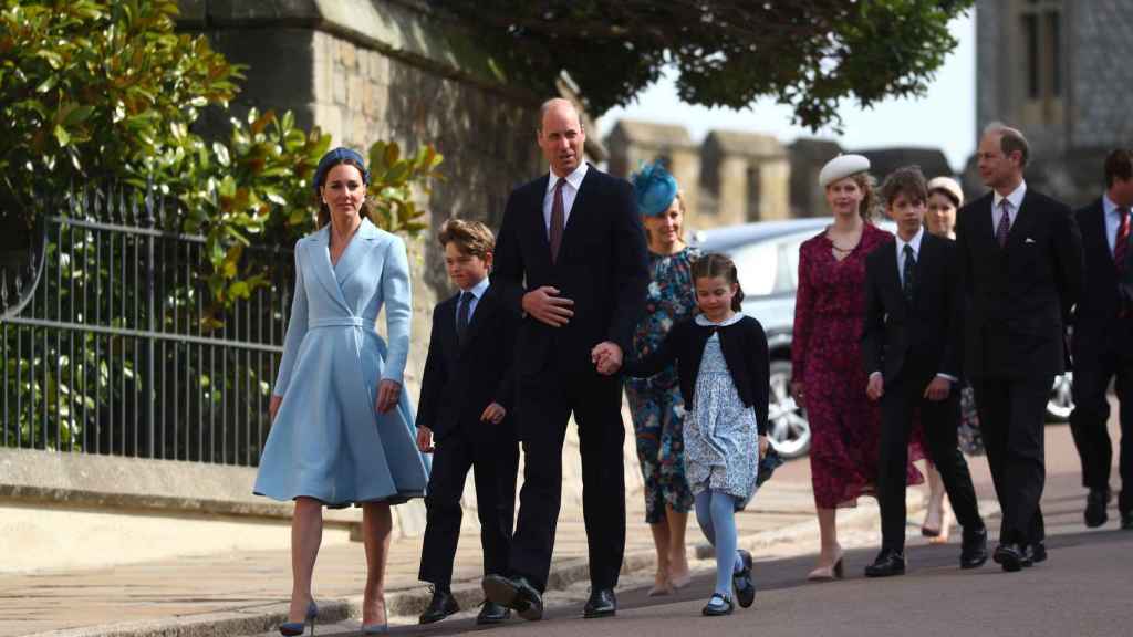 Varios miembros de la Corona británica han asistido a la misa de Pascua en Windsor.