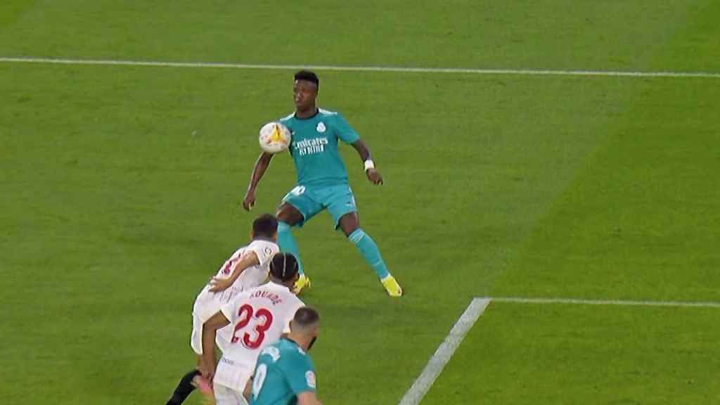 Cuadra Fernández anula el gol de Vinicius