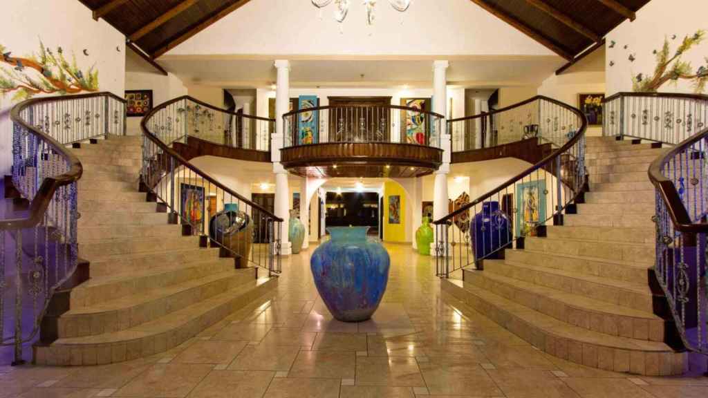 Uno de los grandes salones de los que dispone 'Palma Real', en Honduras.