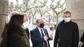 El ministro de Cultura y Deporte, Miquel Iceta, durante su visita de este martes al casco histórico de Briviesca. / ICAL