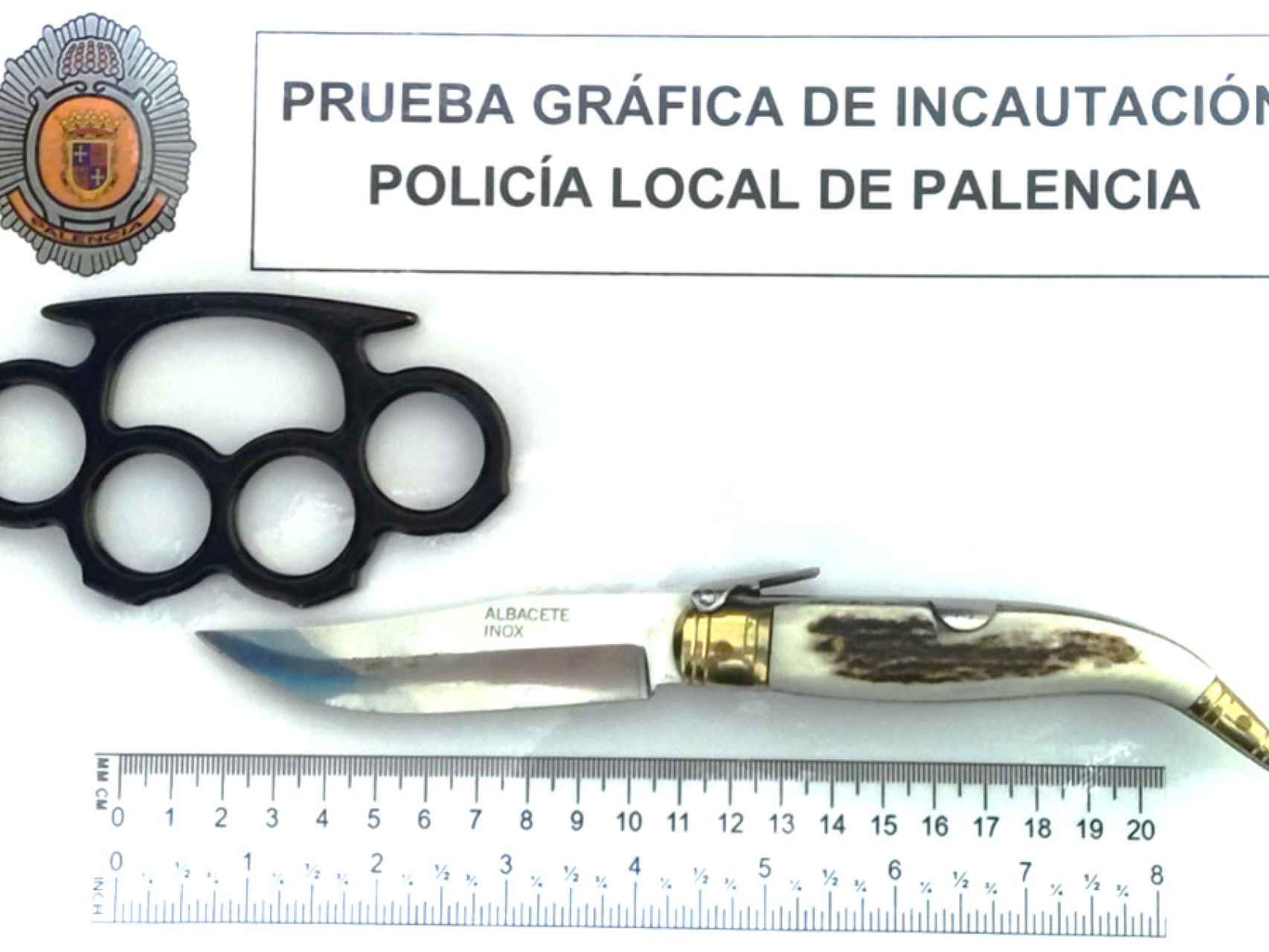 Denunciado en Palencia por intimidar a los clientes de un local con una navaja y un puño americano
