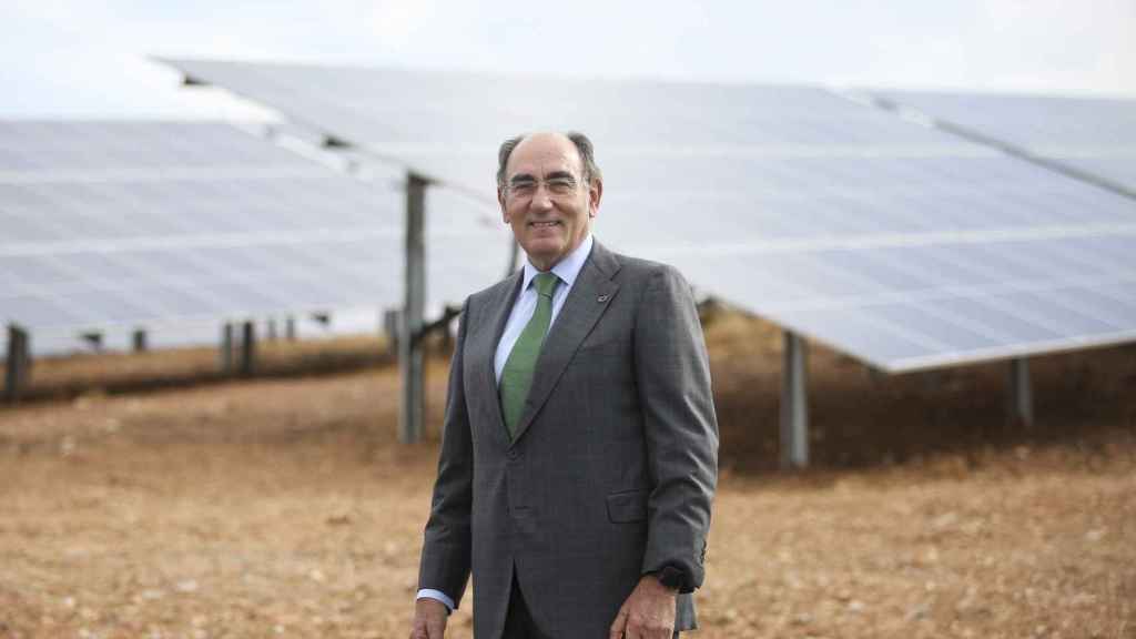 El presidente de Iberdrola, Ignacio Galán, en una instalación fotovoltaica