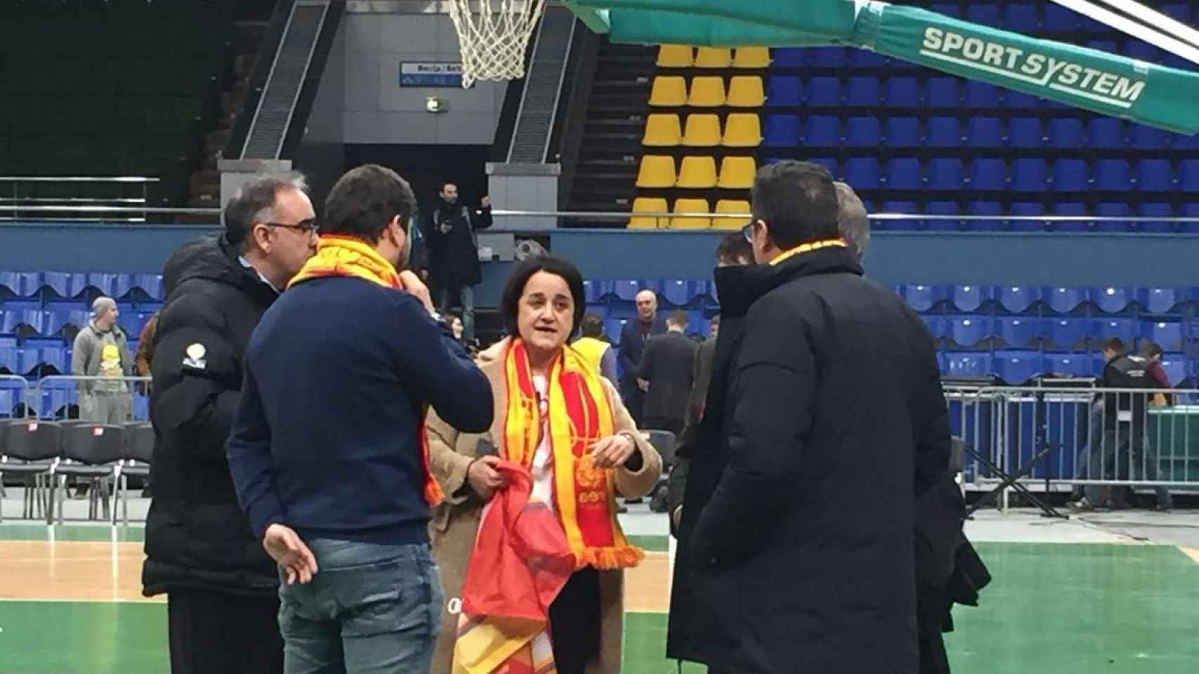 En febrero de 2018, animando a la selección española femenina de baloncesto en Kiev.