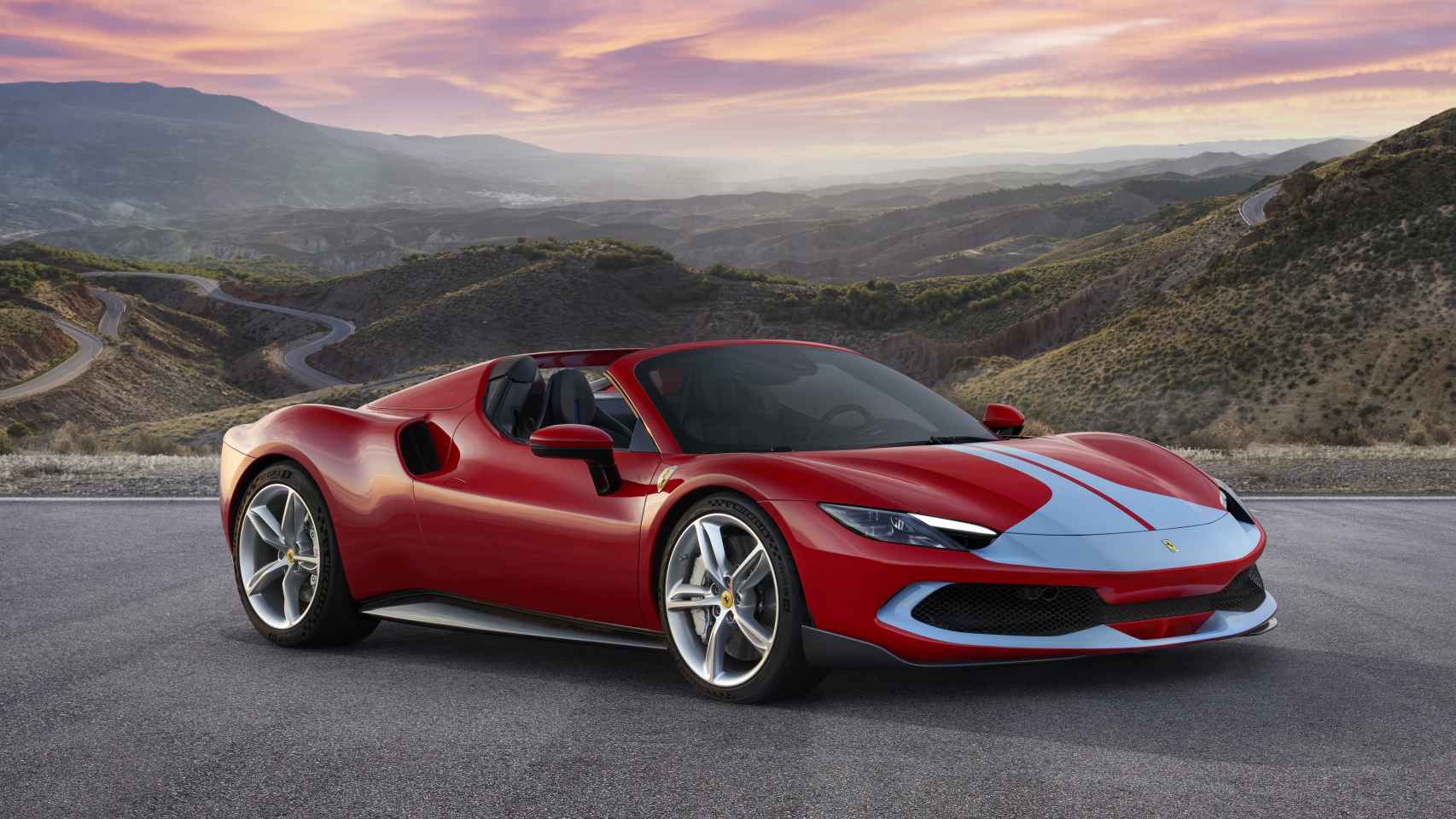 El Ferrari 296 GTS acelera de 0 a 100km/h en tan solo 2,9 segundos.