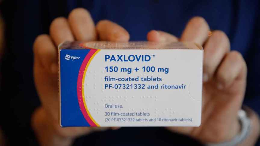 Una caja de Paxlovid, la píldora contra la Covid de Pfizer.