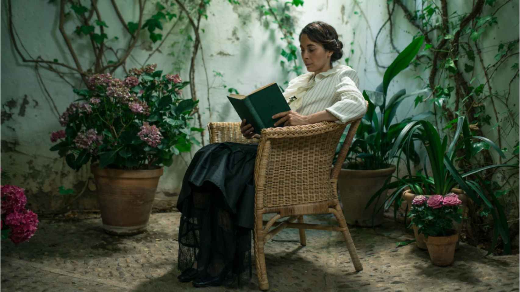 Cristina Domínguez en el papel de María Lejárraga.