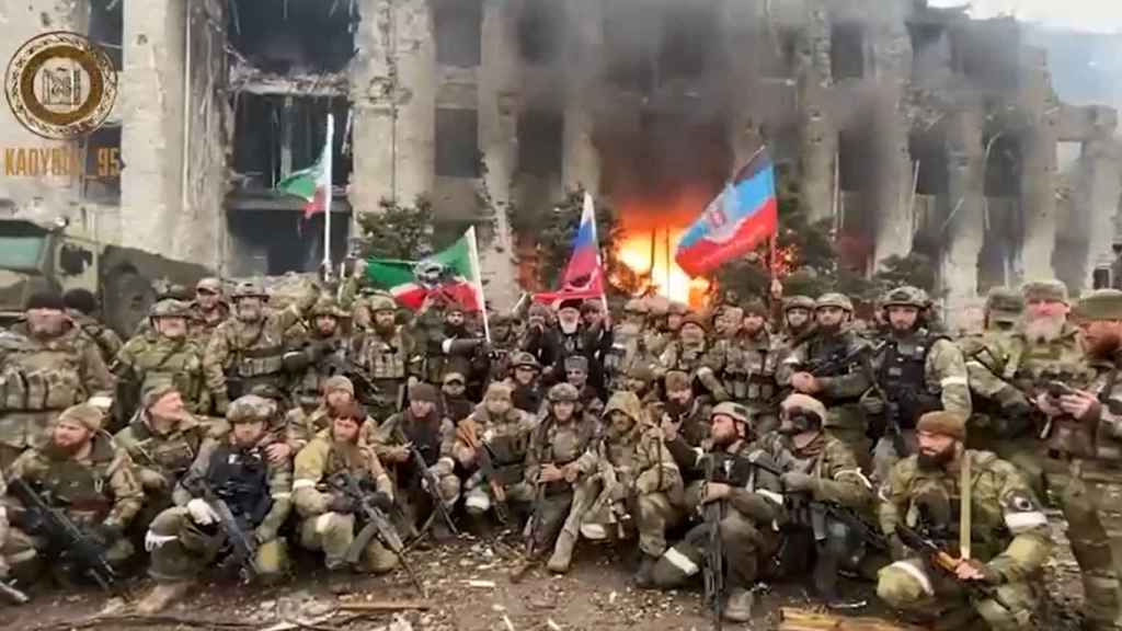 Las milicias del líder checheno Kadyrov en Mariúpol, Ucrania.