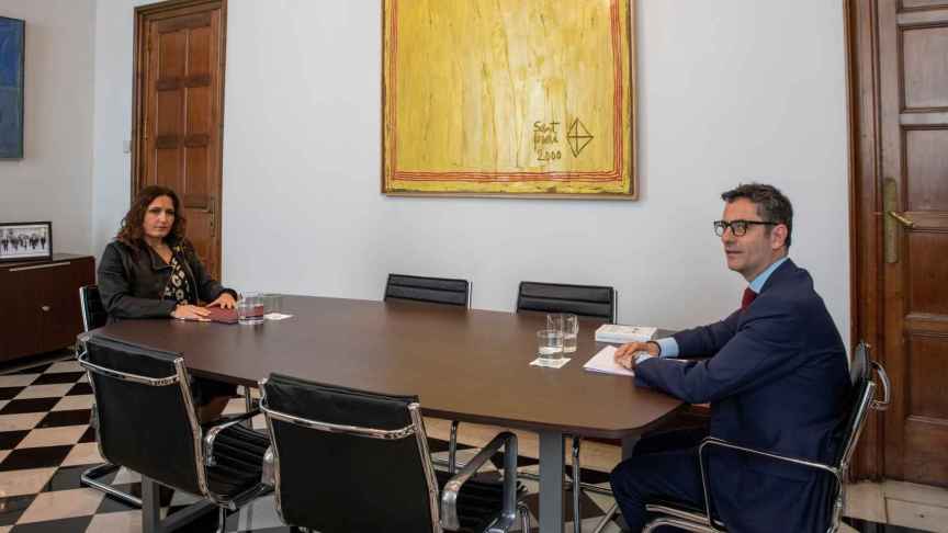 La consellera de Presidencia, Laura Vilagrà, y el ministro de Presidencia Féliz Bolaños durante la reunión de este domingo.