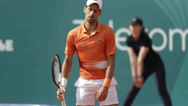 Novak Djokovic se lamenta tras un punto