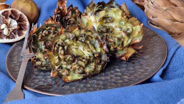 Alcachofas asadas enteras, una forma fácil de cocinar alcachofas a la Judía