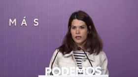 La portavoz de Podemos Isa Serra este lunes en rueda de prensa.