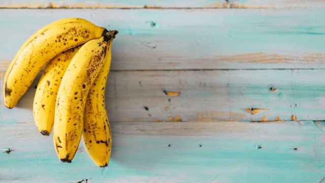 Lo bueno está en el interior: la campaña de Plátanos de Canarias para no tirar los plátanos 'feos'