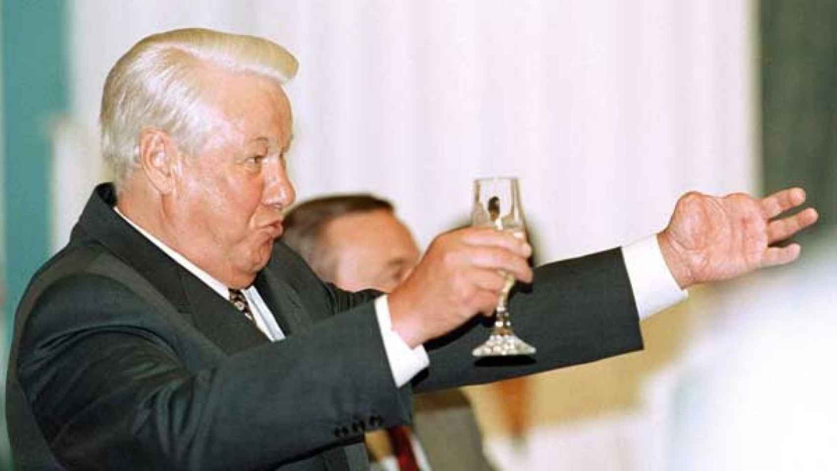 Yeltsin bebiendo.